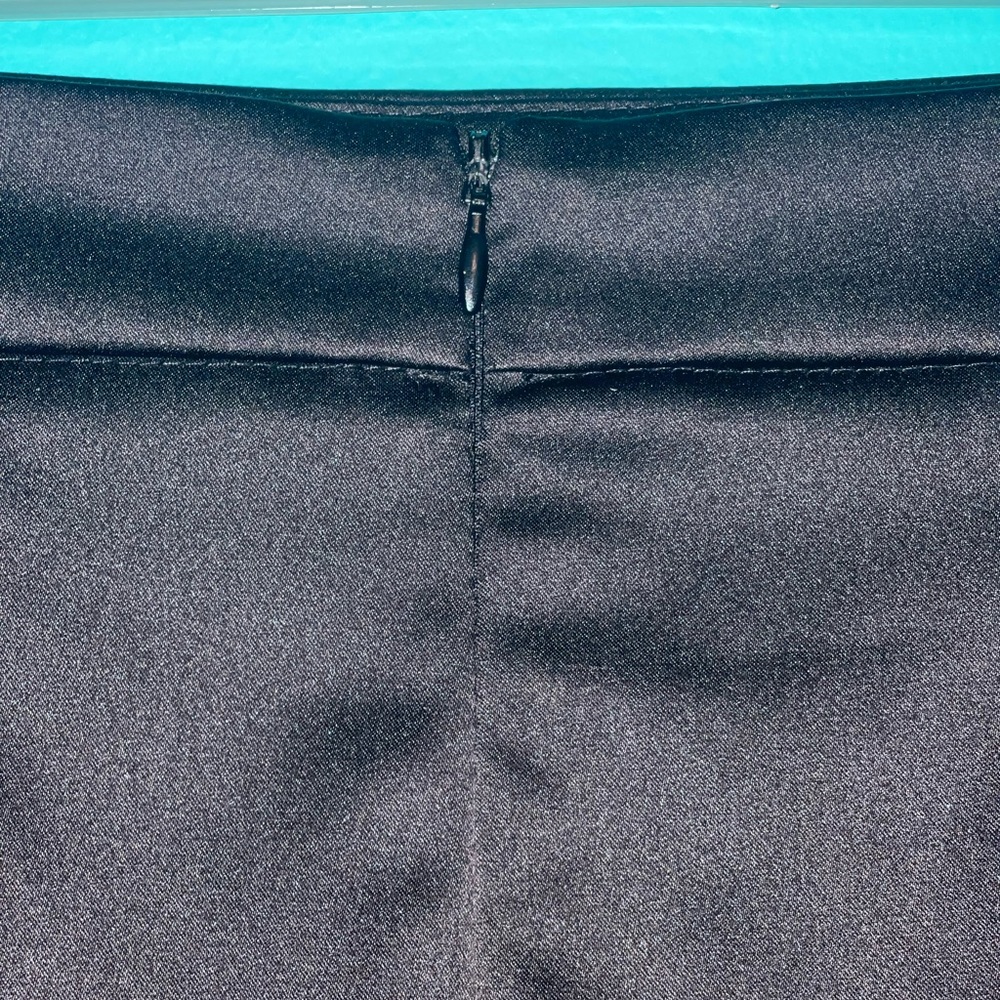 🛑Black Fitted Pencil Skirt🛑 - Picture 5 of 7